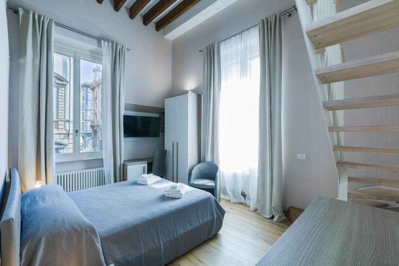 Vrooms All'angolo Del Duomo Bed & Breakfast *